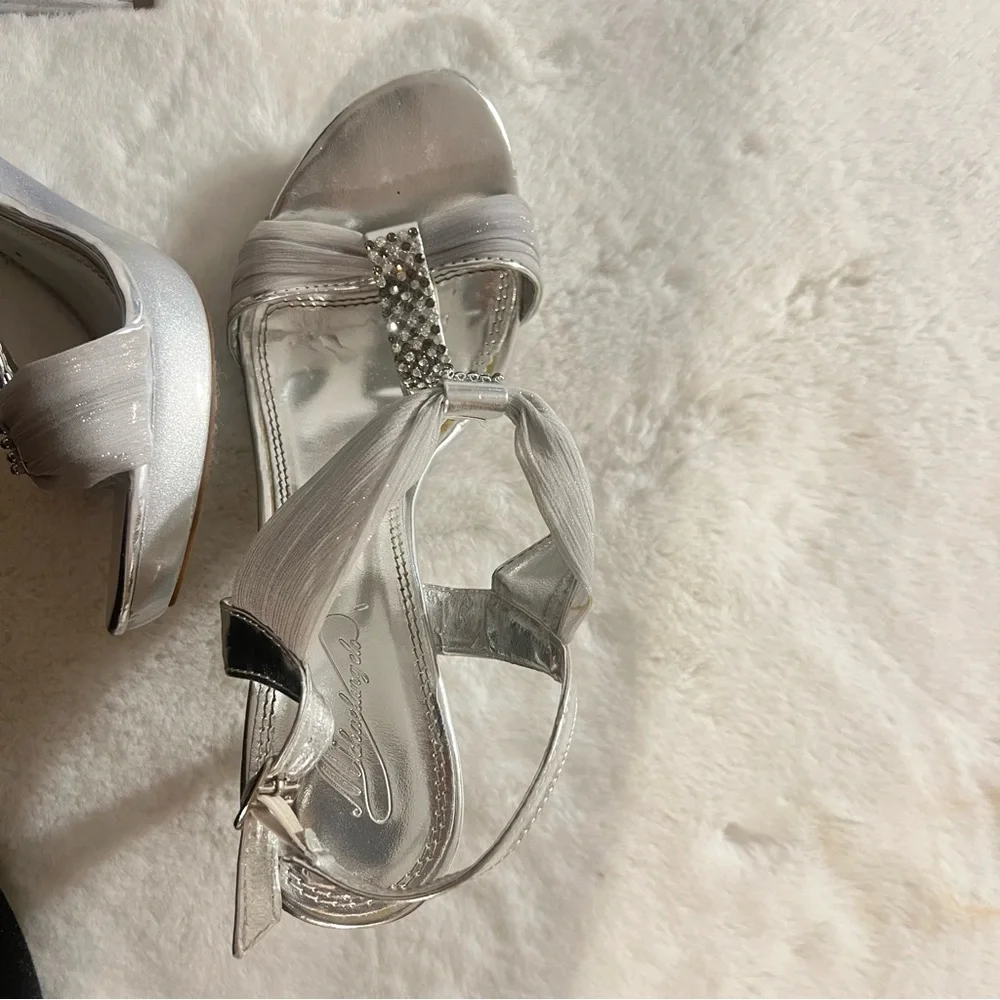 Michelangelo Silver Rhinestone Embellished T Strap Heels Women‎ Size 7.5